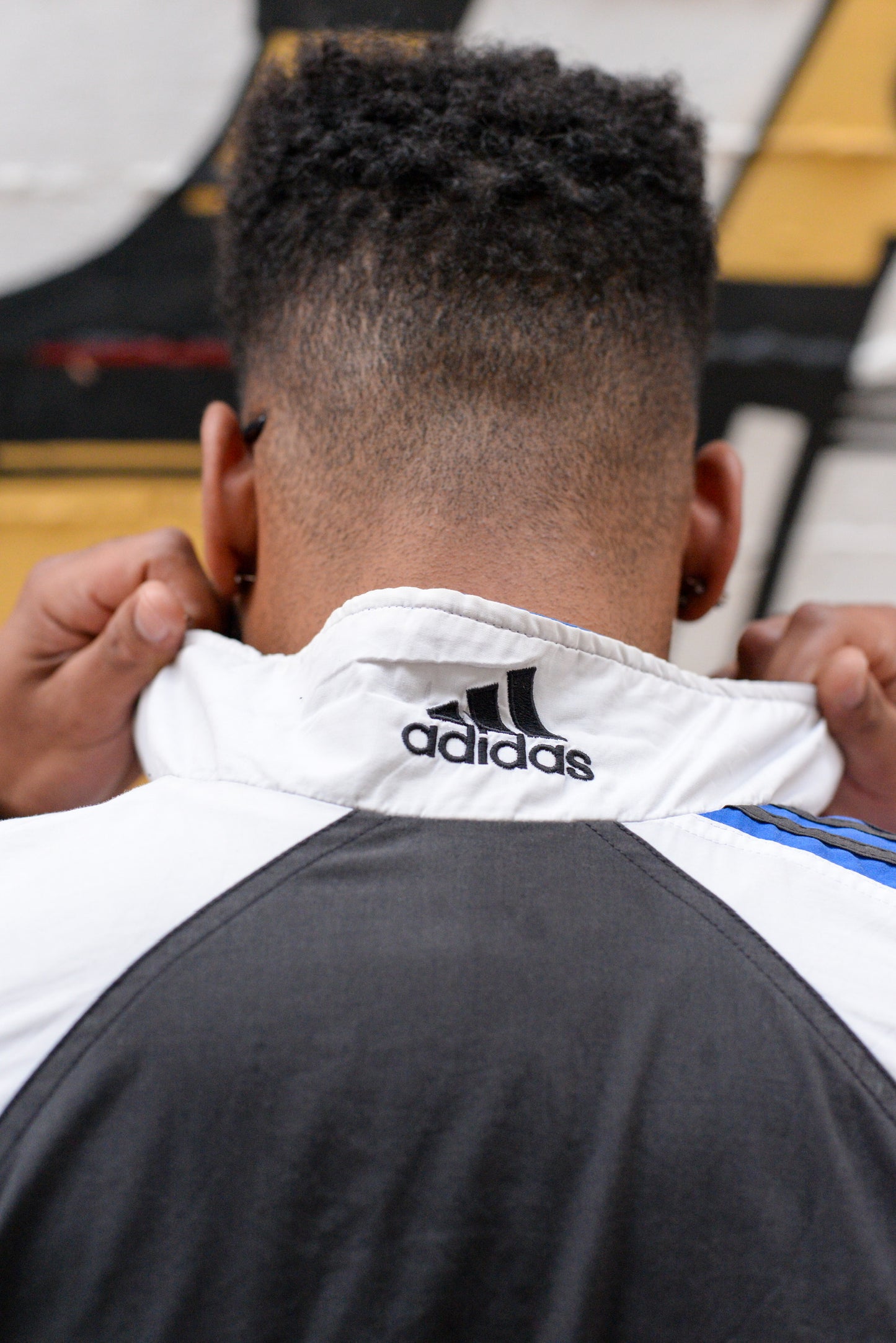 Adidas Windbreaker Jacket - L