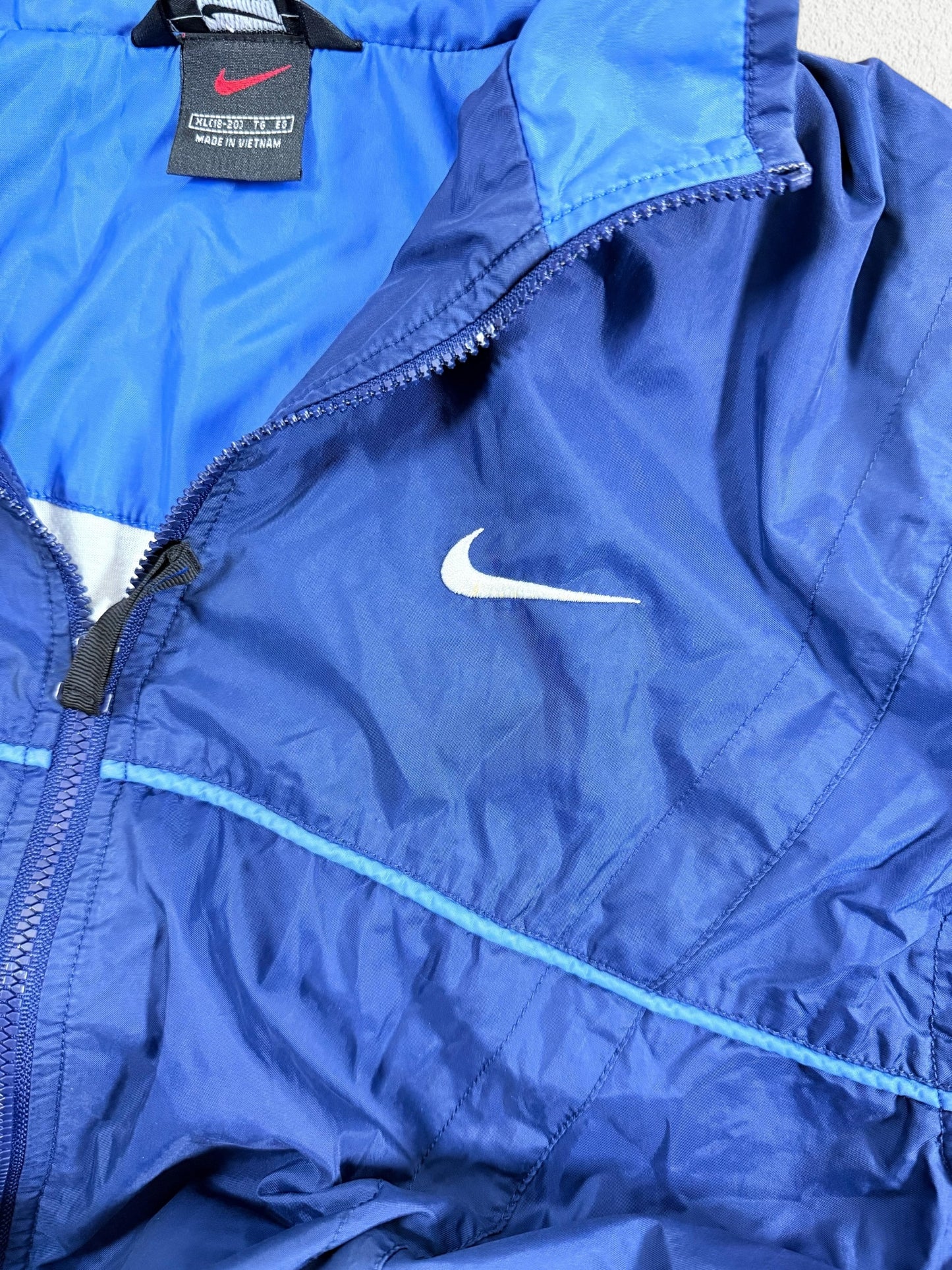 Nike Windbreaker Jacket – Minimalist Retro Sportswear - XL