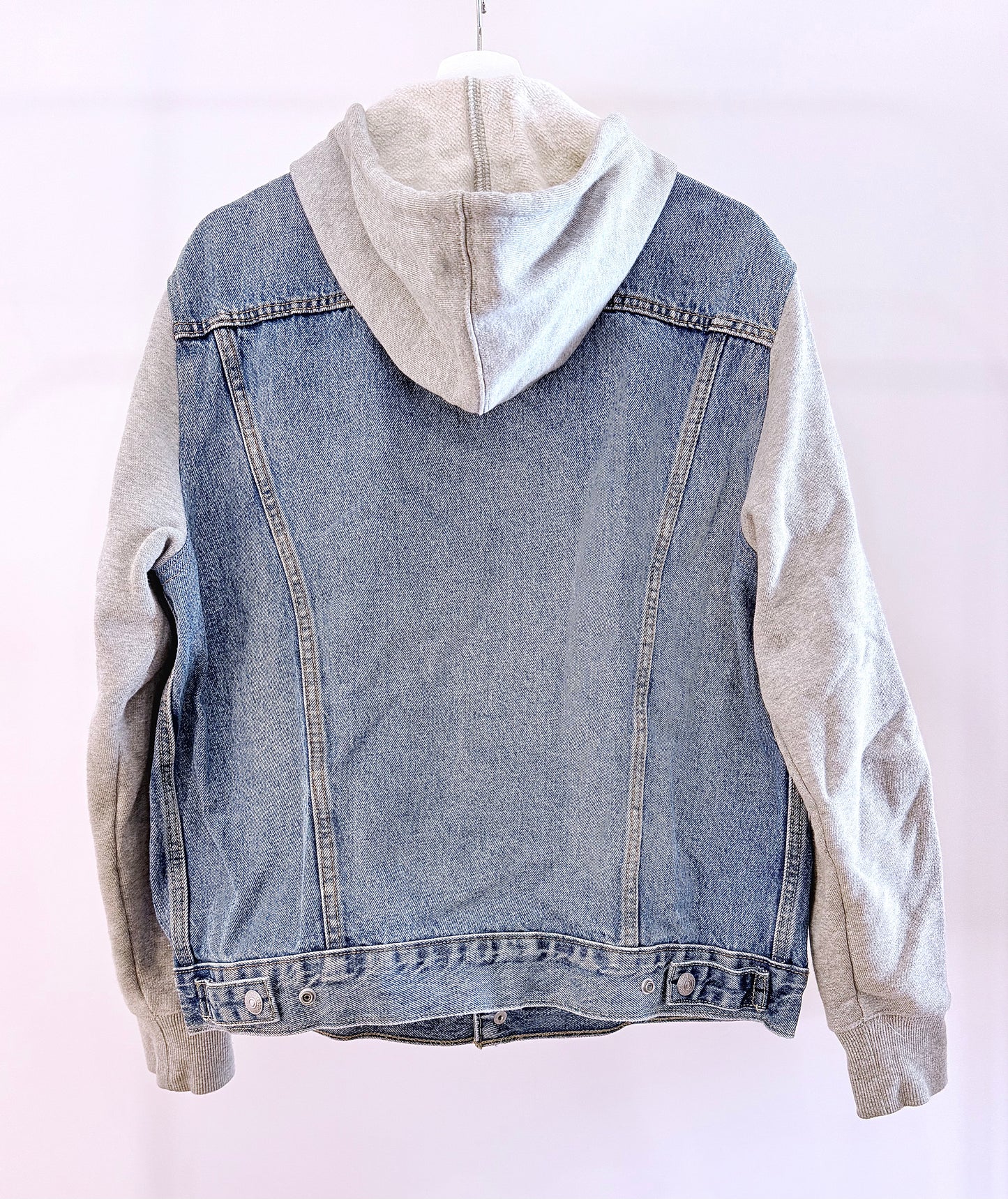 Chaqueta Vaquera Clásica de Levi's: Auténtico Estilo Denim